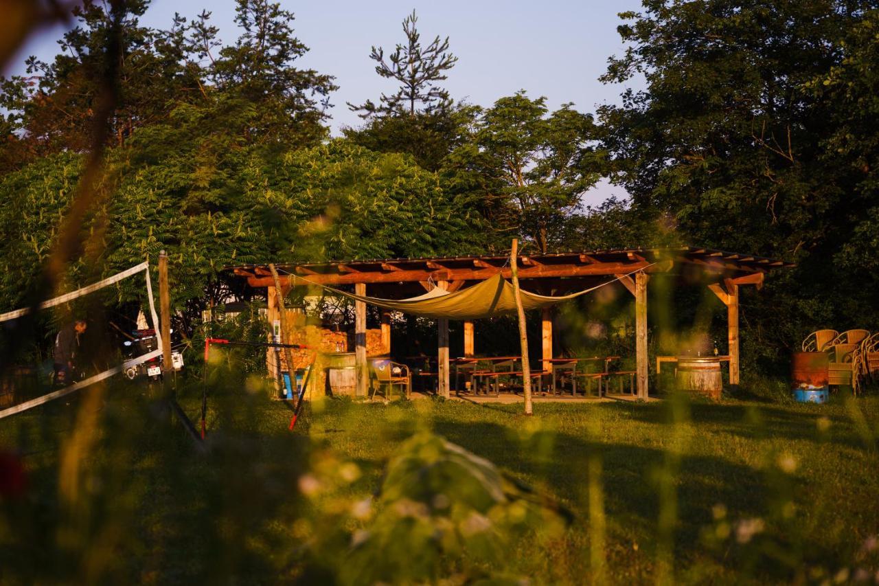 Camping @ Nogometni Golf Ljubljana Hotel Buitenkant foto