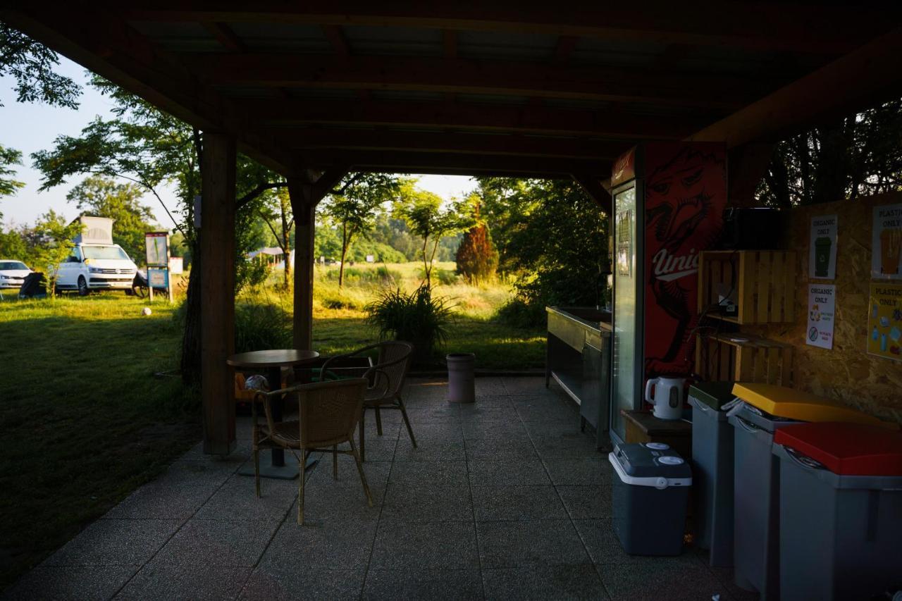 Camping @ Nogometni Golf Ljubljana Hotel Buitenkant foto